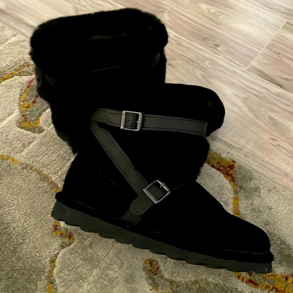 Bearpaw black booties genuine suede and fur worn once. Like new! - Picture 3 of 10